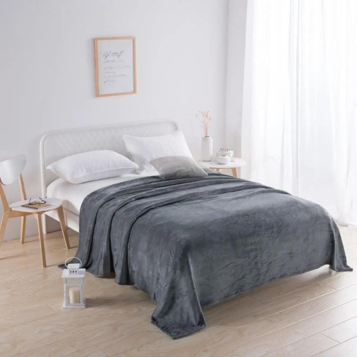 Leo Plush Throw Blanket
